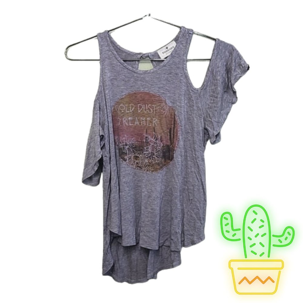 4/$20 |THREADS STUDIO| Cold Shoulder Top Size Medium